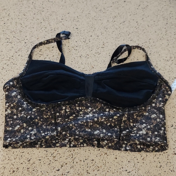 Lululemon Women's Bra Size 4 - Picture 7 of 8